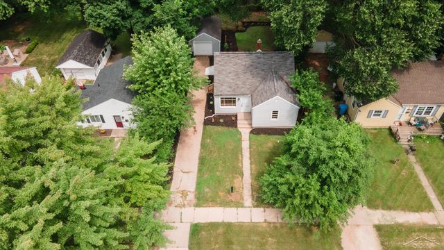 1602 W Mount Hope Avenue, Lansing, MI 48910