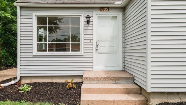 1602 W Mount Hope Avenue, Lansing, MI 48910