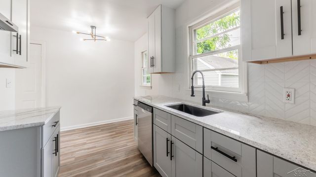 1602 W Mount Hope Avenue, Lansing, MI 48910