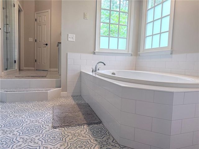 1060 Crabapple Trace, Alpharetta, GA 30004
