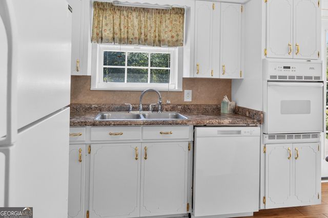 104 Azalea Lane, Reidsville, GA 30453