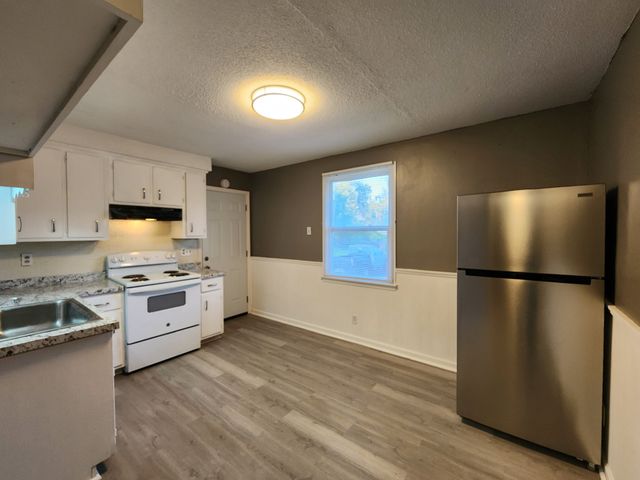 108 Tandy Dr Apt B, Clarksville, TN 37042