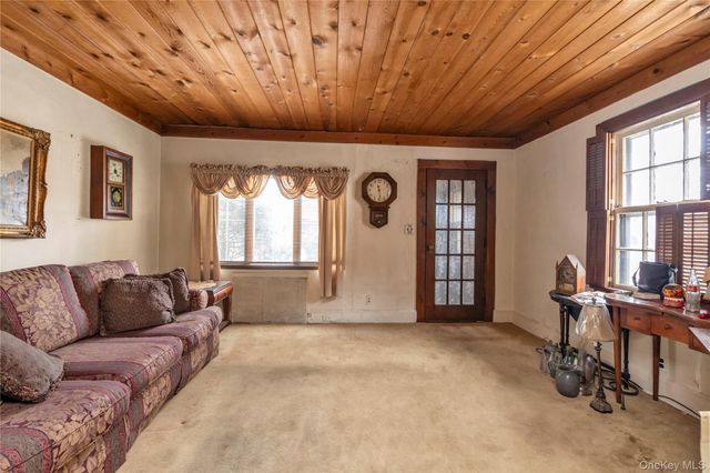 30 Putnam Avenue, Lynbrook, NY 11563