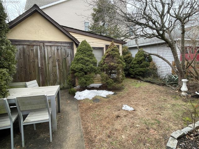 30 Putnam Avenue, Lynbrook, NY 11563