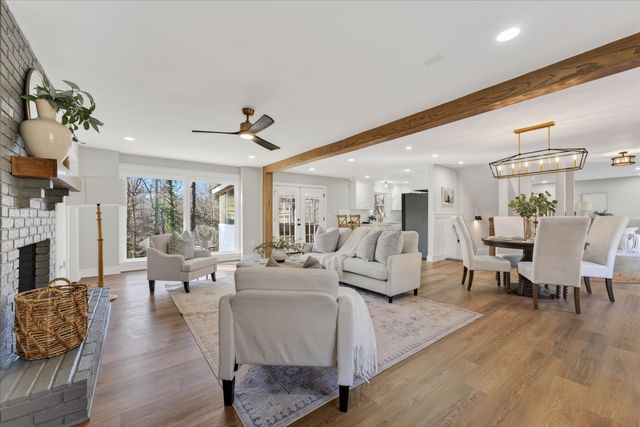 1640 Simpson Dr, Clarksville, TN 37043