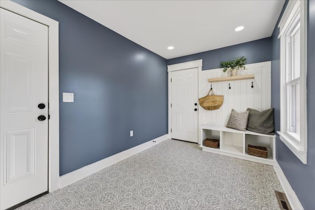 1640 Simpson Dr, Clarksville, TN 37043