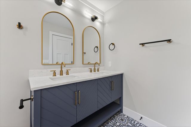 1640 Simpson Dr, Clarksville, TN 37043