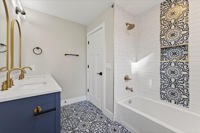 1640 Simpson Dr, Clarksville, TN 37043