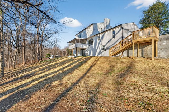 1640 Simpson Dr, Clarksville, TN 37043