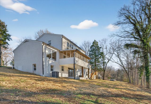 1640 Simpson Dr, Clarksville, TN 37043