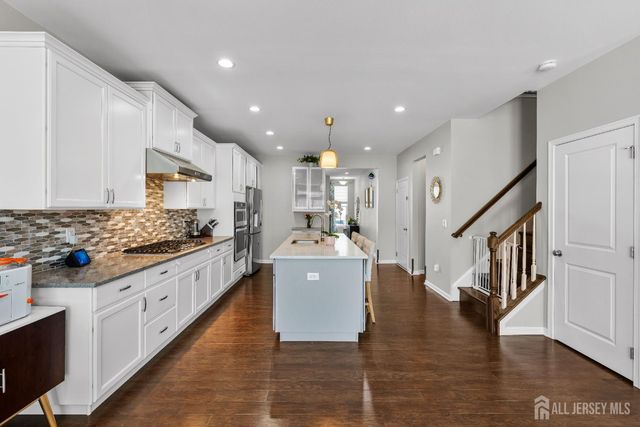 20 Hyacinth Lane, Monroe, NJ 08831