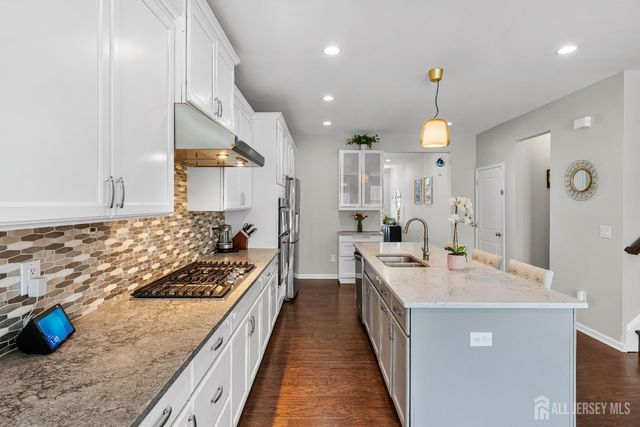 20 Hyacinth Lane, Monroe, NJ 08831