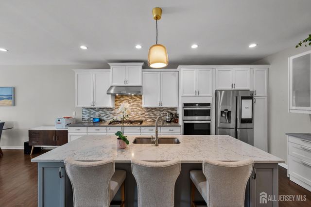 20 Hyacinth Lane, Monroe, NJ 08831