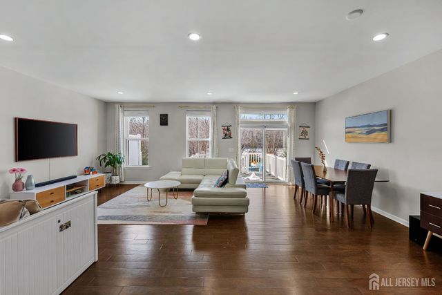 20 Hyacinth Lane, Monroe, NJ 08831