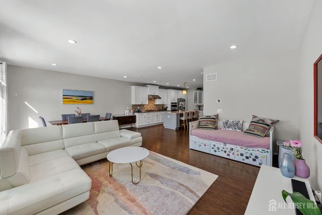 20 Hyacinth Lane, Monroe, NJ 08831