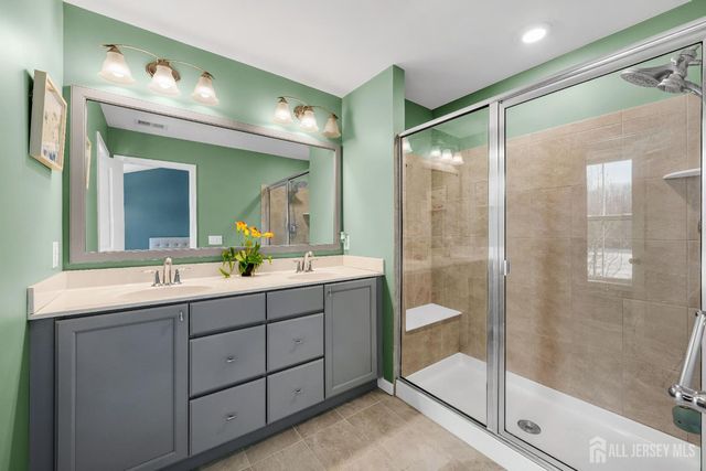 20 Hyacinth Lane, Monroe, NJ 08831