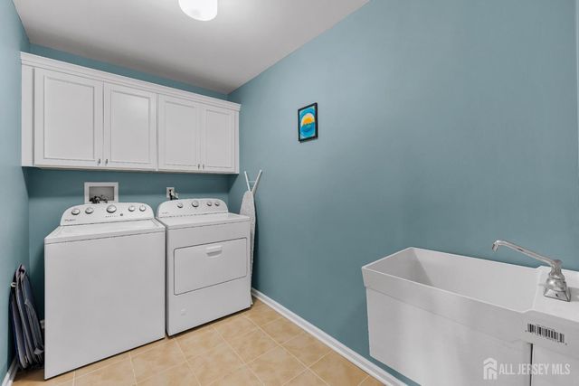 20 Hyacinth Lane, Monroe, NJ 08831