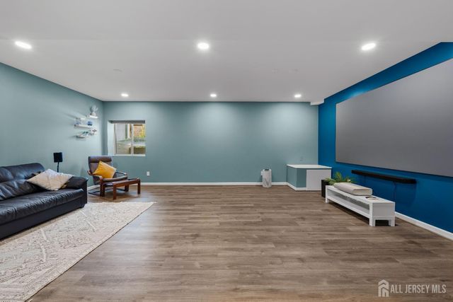 20 Hyacinth Lane, Monroe, NJ 08831