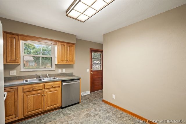 409 Wedgewood Drive, New Albany, IN 47150