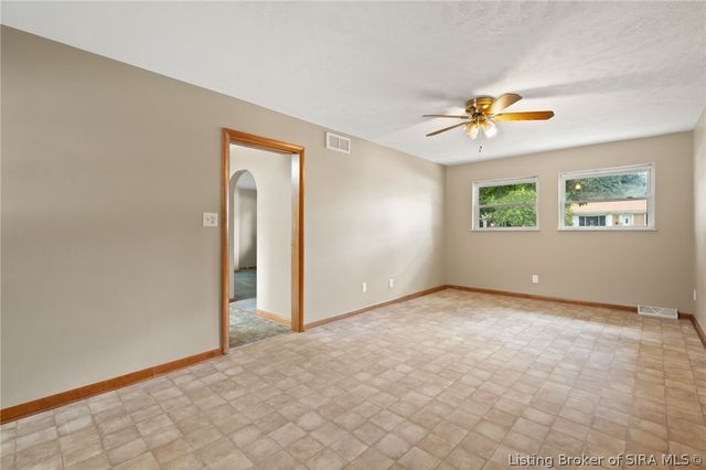 409 Wedgewood Drive, New Albany, IN 47150