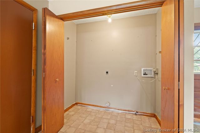 409 Wedgewood Drive, New Albany, IN 47150