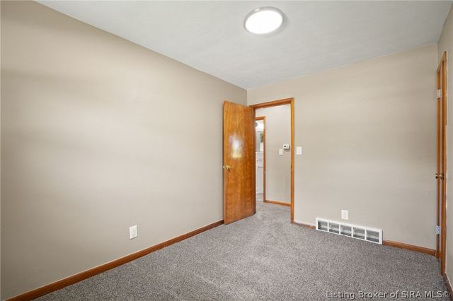 409 Wedgewood Drive, New Albany, IN 47150
