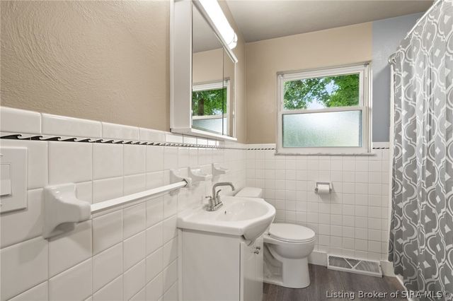 409 Wedgewood Drive, New Albany, IN 47150