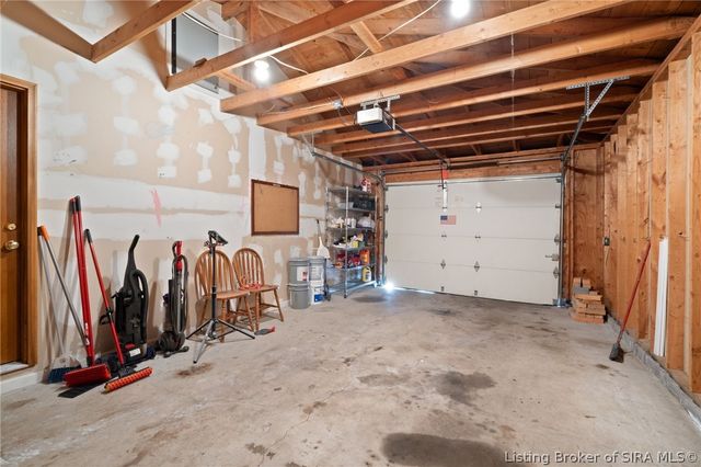 409 Wedgewood Drive, New Albany, IN 47150