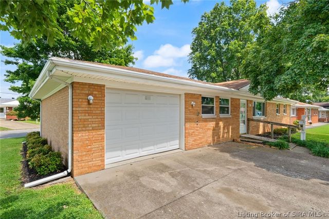409 Wedgewood Drive, New Albany, IN 47150