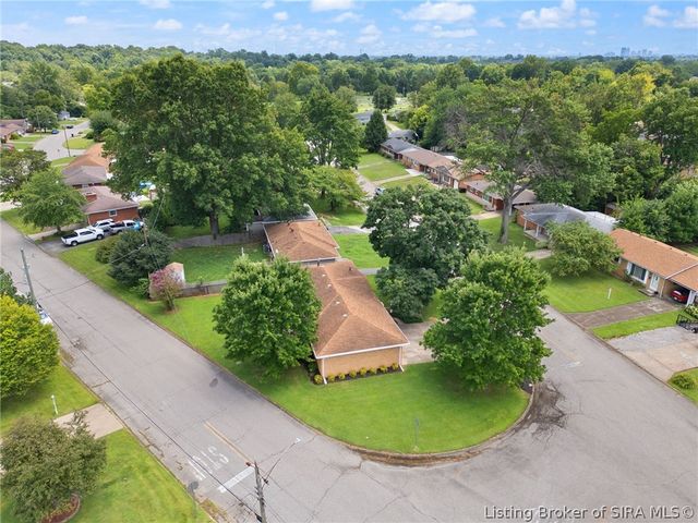 409 Wedgewood Drive, New Albany, IN 47150