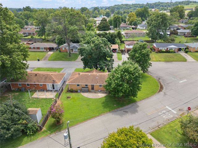 409 Wedgewood Drive, New Albany, IN 47150