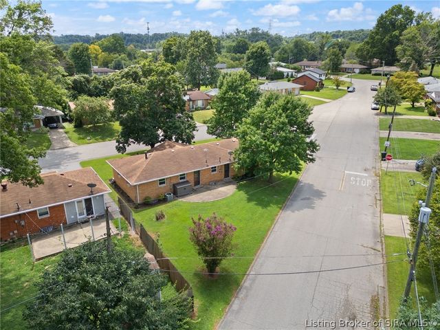409 Wedgewood Drive, New Albany, IN 47150