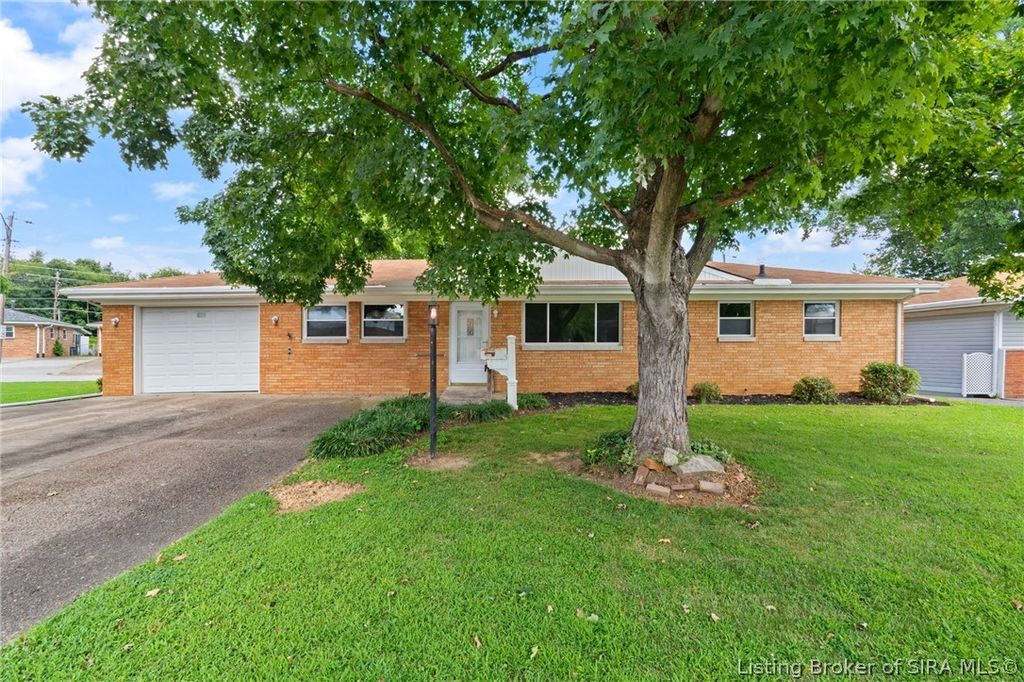 409 Wedgewood Drive, New Albany, IN 47150