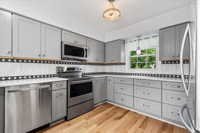 4942 S 18th AVENUE, West Bend, WI 53095