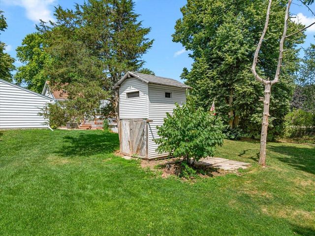 4942 S 18th AVENUE, West Bend, WI 53095