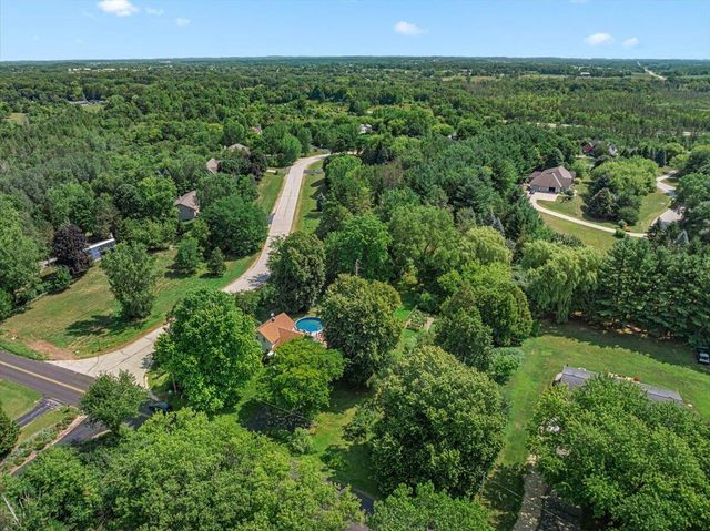 4942 S 18th AVENUE, West Bend, WI 53095