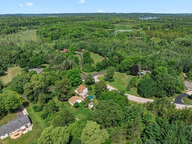 4942 S 18th AVENUE, West Bend, WI 53095