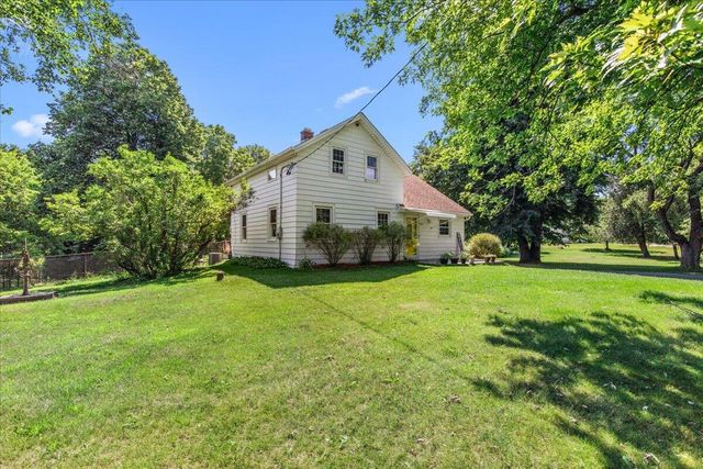 4942 S 18th AVENUE, West Bend, WI 53095
