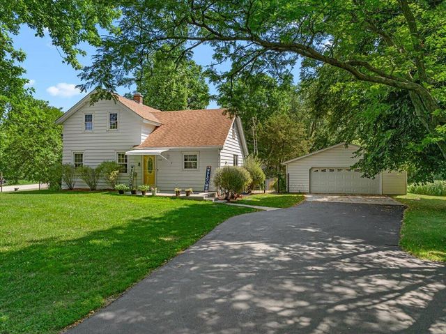 4942 S 18th AVENUE, West Bend, WI 53095