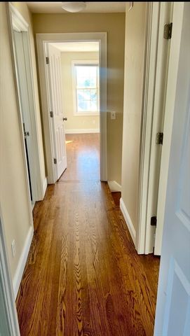 8 Vista Cir, Rutland, MA 01543