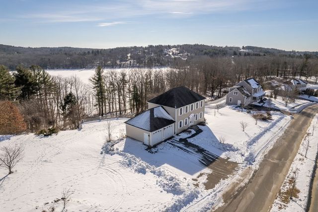 8 Vista Cir, Rutland, MA 01543