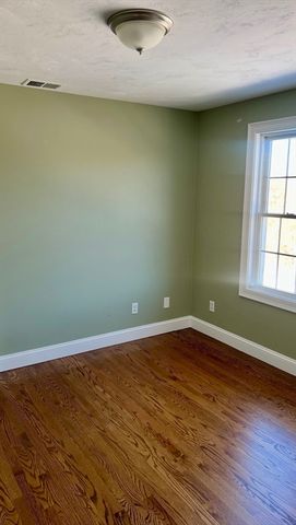 8 Vista Cir, Rutland, MA 01543