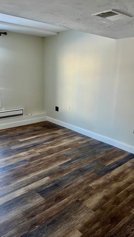 8 Vista Cir, Rutland, MA 01543