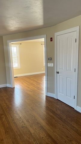 8 Vista Cir, Rutland, MA 01543