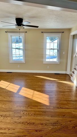 8 Vista Cir, Rutland, MA 01543