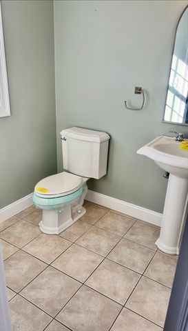 8 Vista Cir, Rutland, MA 01543