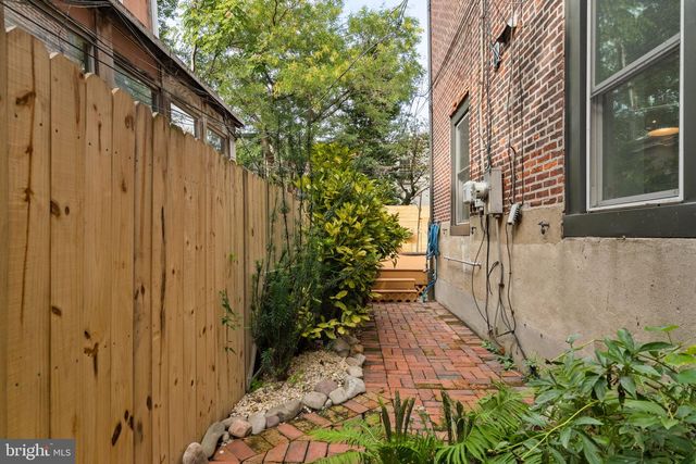 2111 SPRING GARDEN ST, Philadelphia, PA 19130