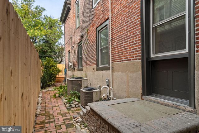2111 SPRING GARDEN ST, Philadelphia, PA 19130