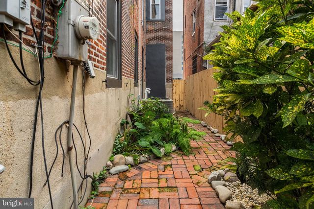 2111 SPRING GARDEN ST, Philadelphia, PA 19130