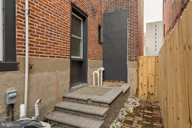2111 SPRING GARDEN ST, Philadelphia, PA 19130